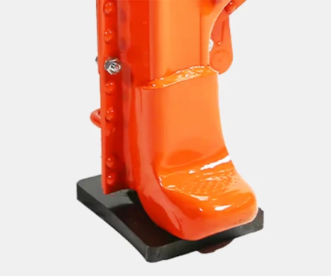 Mechanical Jack grooved top saddle detail